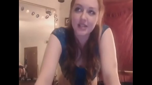 ChatCams18.com-彼女の猫をディルドして指で触れている熱いベイビー