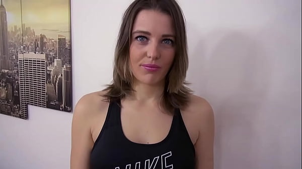 135-1- Bella High fucks for creampie