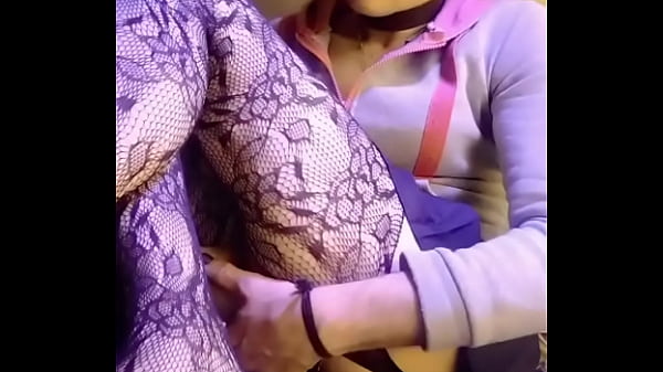 Crossdresser Maxine409 playing with herself bea...