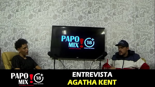 Meztelen interjú a szexi riporterrel