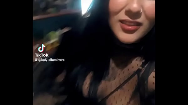 Lolla mirrors  gata tatuada  safadinha