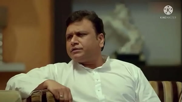 Beau-Père Baise Deux Belles-Filles