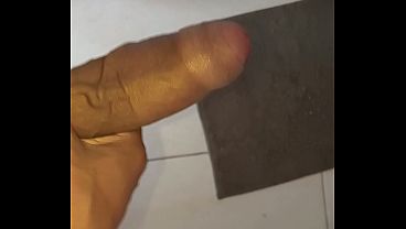  Corno Se Masturbando No Banheiro