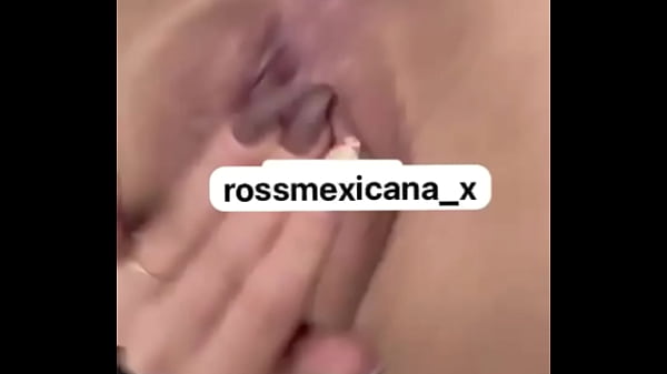MIRA QUE RICO SQUIRT HACE ROSSMEXICANA EN VIDEIOLLAMADA