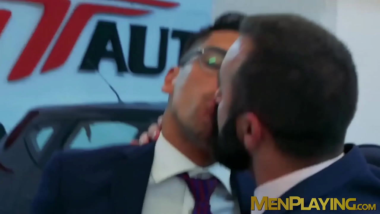 Hombres elegantes se follan culos después de un duro día de trabajo
                    anal blowjob glasses office work gay suit classy hunk big cock big dick executive businessmen office sex sex at work men in suits suit and tie xavi duran salvador mendoza menplaying suit sex muchos negros