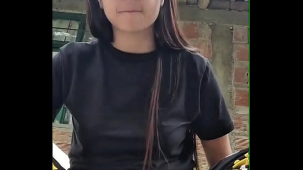 La mejor vaquera con el co&ntilde;o apretado lo hace correrse dentro