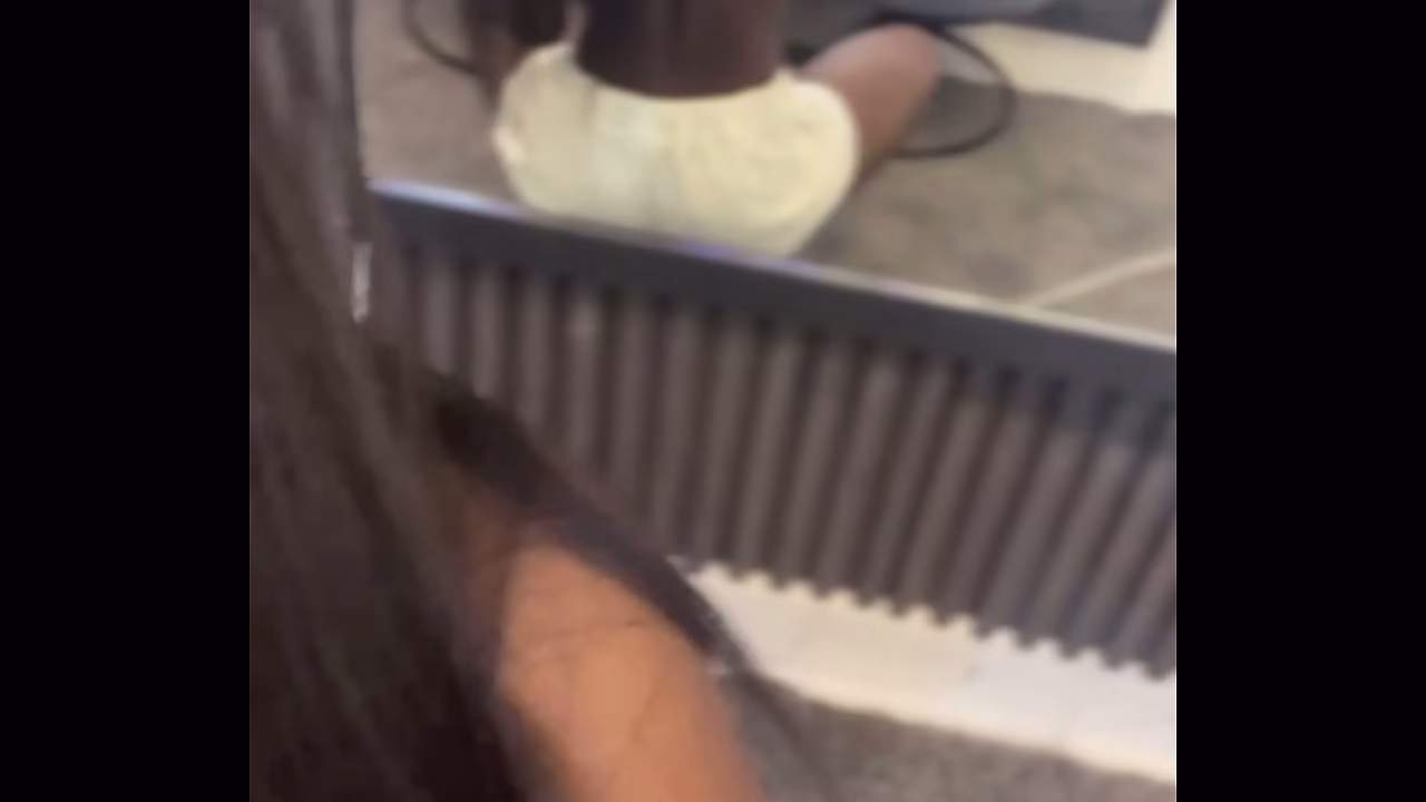 elle bouge bien son petit cul