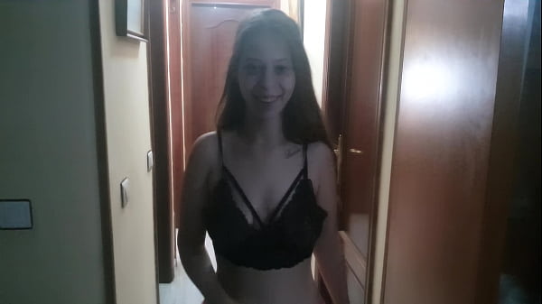 Download Video - Mi novia chupando polla enorme