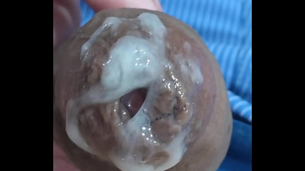 Download Video - MEU PENIS TODO GOZADO&comma; VEM ME LIMPAR