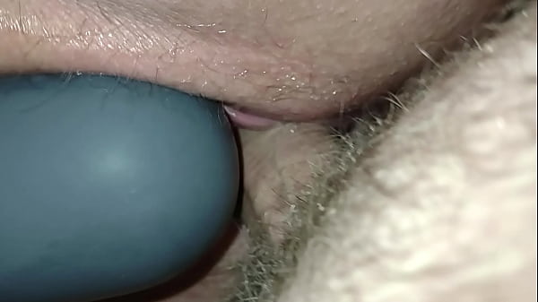 Creampie Milf Mature Humide Gouttes Au Trou Du Cul