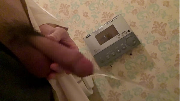 巨根な大学生のおしっこ映像