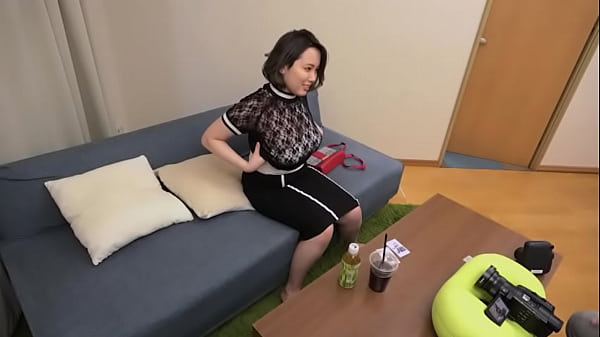 [Leaked] Super busty new gravure idol: Secret POV footage filmed just before her debut 2