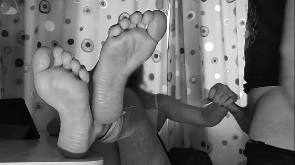 My Wrinkled Soles Are In Front Of Your Face While I'm Giving Another Guy A Blowjob