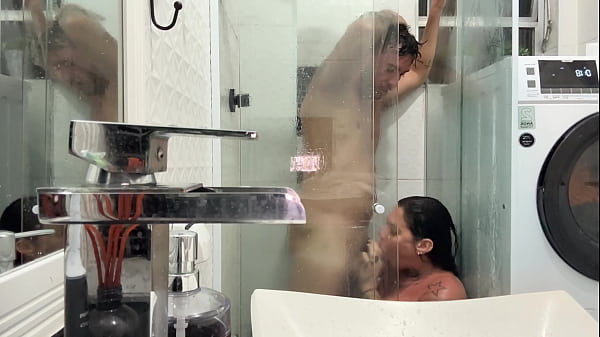 YOU WON'T BELIEVE WHERE WE HAD SEX!! The maid went to the market and we took the opportunity to have sex in her bathroom, she arrived on time and we were almost caught red-handed!