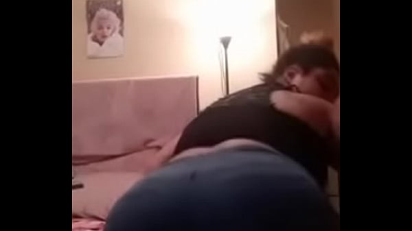 Karamel showing you how thick she is