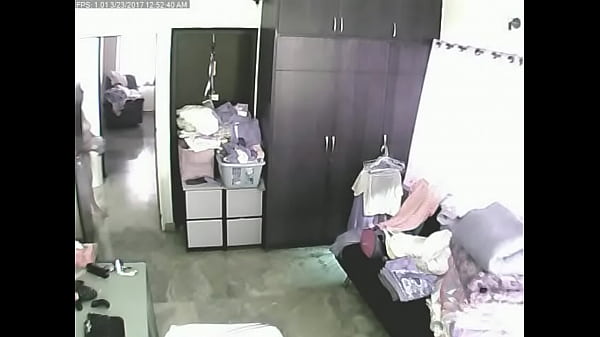 girl showing tits on cam