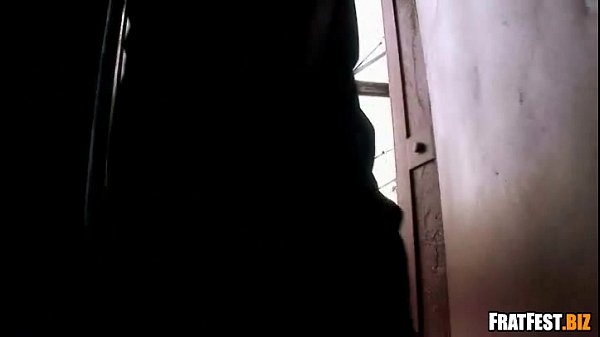 Download Video - Well-muscled gay sucking cock