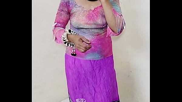 This is not a real Arab woman, she is fire, what a beautiful delicate beauty, what beautiful enchanting eyes she has.
