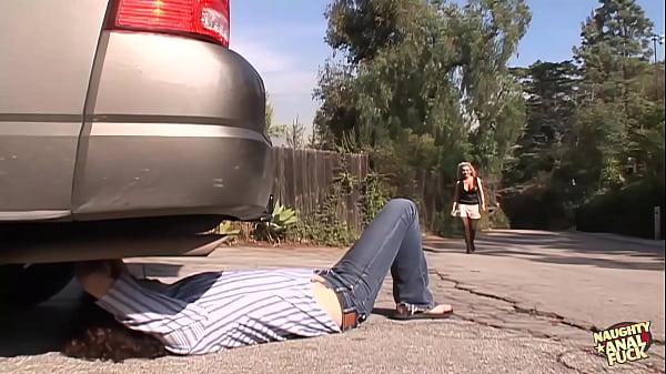 (ANAL) - FOOTJOB E PAU NO CU DA LOIRA GOSTOSA DO CORNO