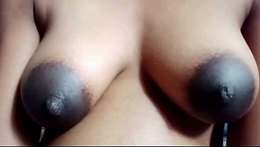 who wants my sexy boobs can you suck them?