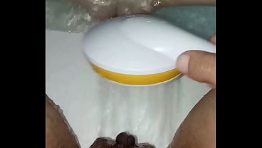 Doccia alla fica di Gretala