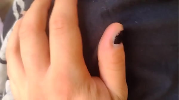 Cómo me encanta apretarle los pezones a mi Yumi