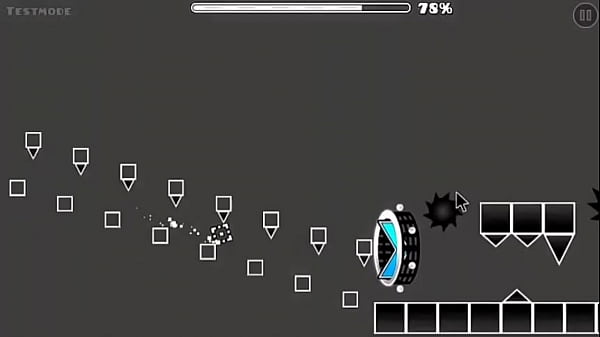 Jogando Geometry Dash