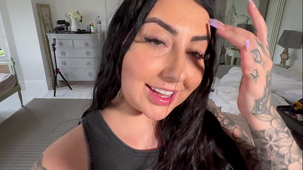 ENGLISH PAWG MADDISON BLACK GETS TWO HUNG BULLS ALL TO HERSELF