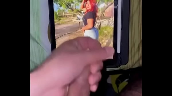 Sie Füllen Die Füße Einer Wunderschönen Brünetten Latina