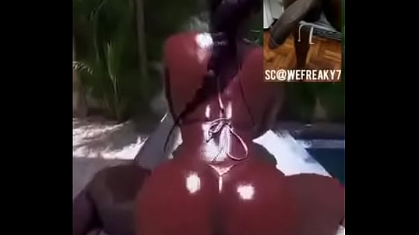 thumb shaking ass