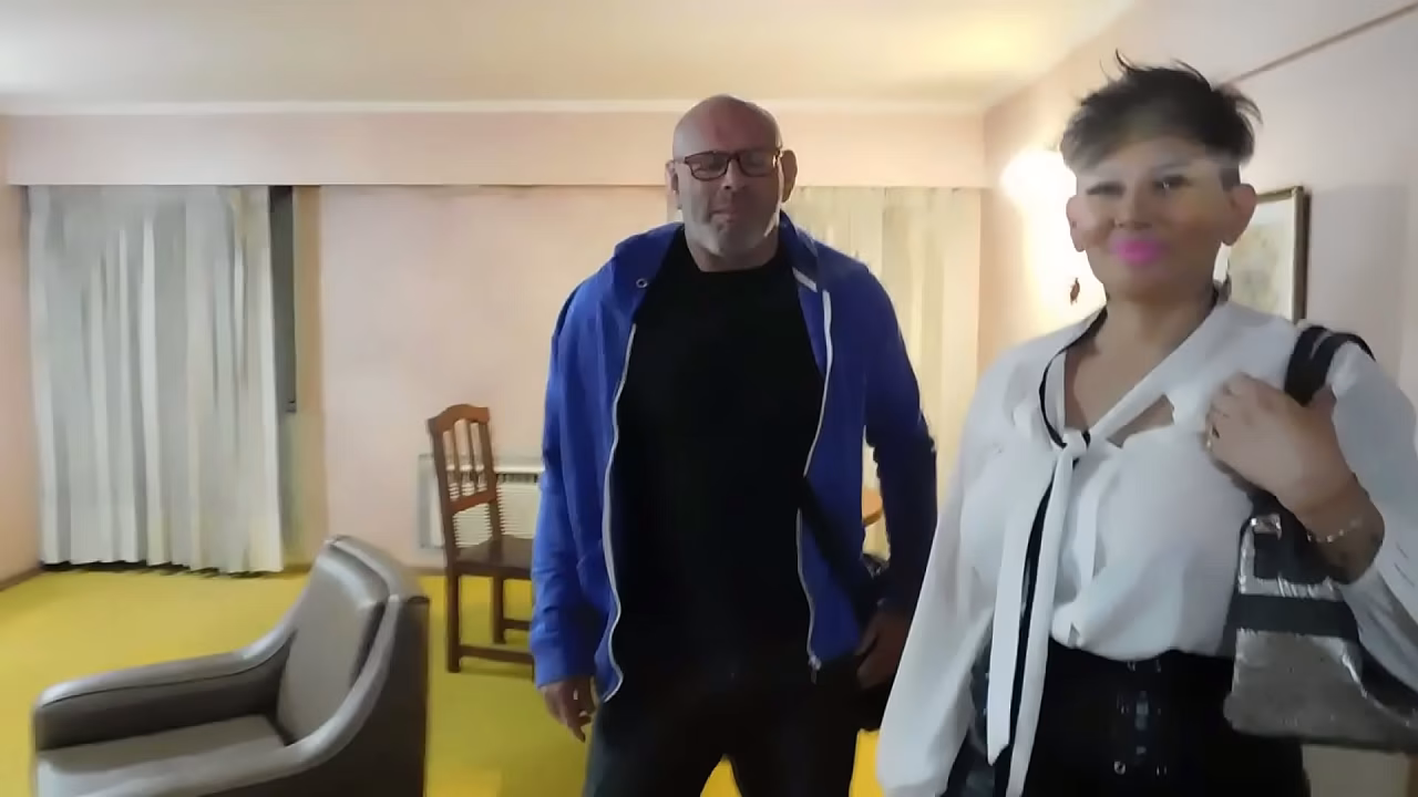 fui a ver departamentos  para  alquilar y me hice  cojer en todos