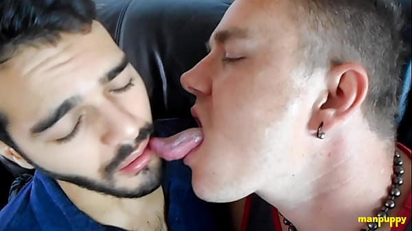 Leo Blue Throats Sebastian Cums With His Long T...