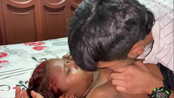 Download Video - MI HERMANASTRO ESTA CACHONDO Y ME BUSCA PARA FOLAR CUANDO ORGANIZABA MI HABITACION