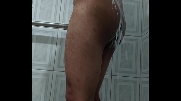 LLUVIA DORADA MIENTRAS TOMO DUCHA SOLITA EN CASA