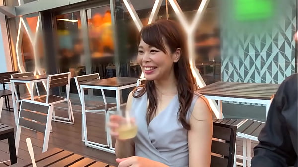 From neat and elegant to lewd! ? The erotic wife of a former sommelier who loves dick begs for 3 consecutive creampies! ! Part1