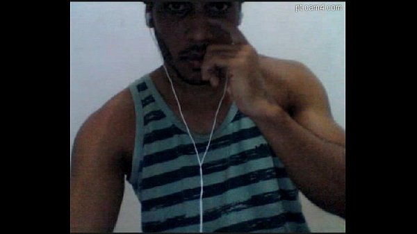 Gostoso se exibindo no Cam4. Não mostra pica