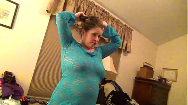 Lynnette Lyons sucks her ex's cock until he cums in her mouth!