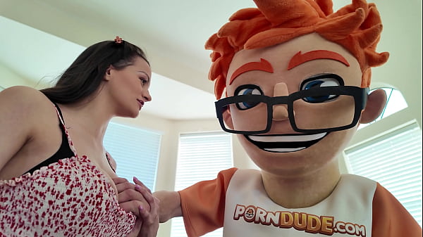 Summer Renee’s Tornado Blowjob Ends in Boob Gravy