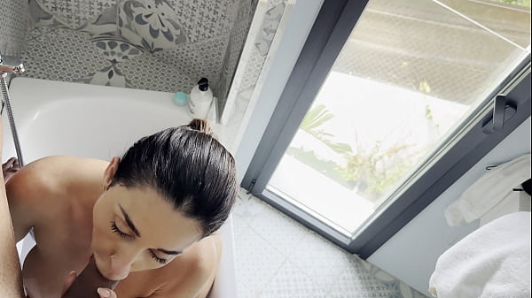 Massive Cumshot On The Face After a Blowjob In The Bathtub