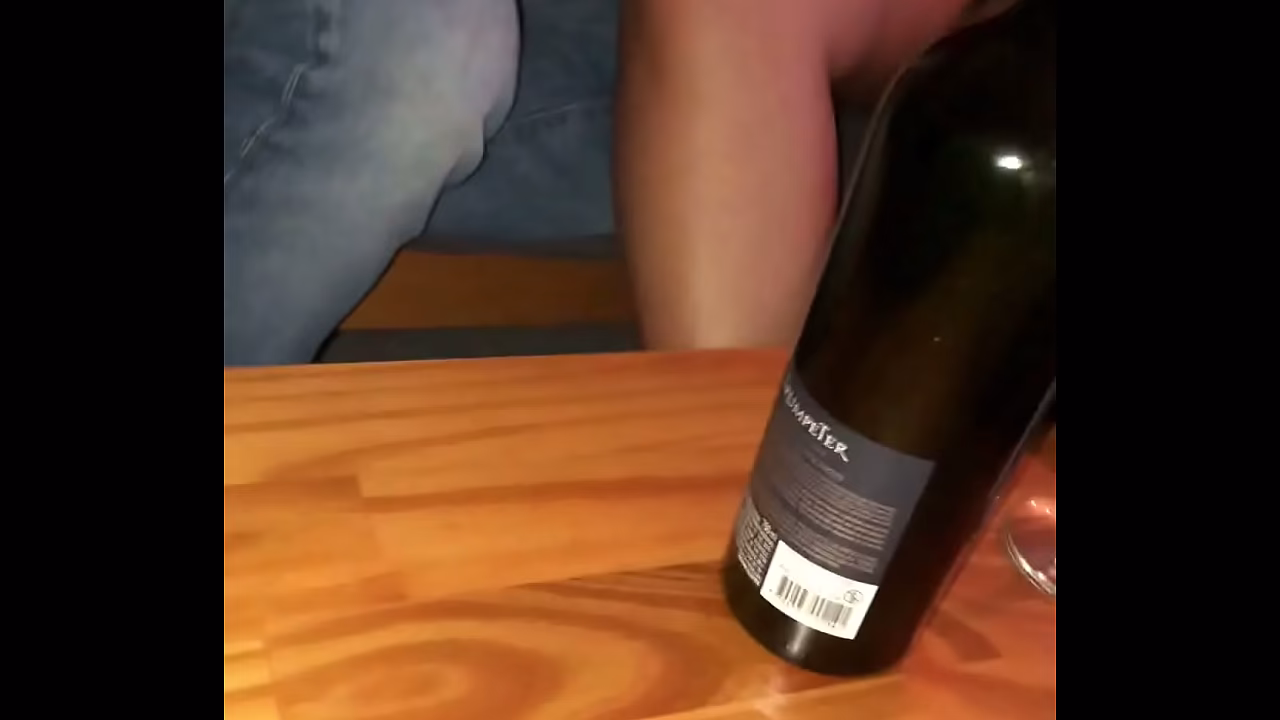 Dei para o meu chefe para conseguir uma promo&ccedil_&atilde_o. Casada gostosa, aproveitou que o marido &eacute_ corno e o chefe &eacute_ safado e conseguiu um promo&ccedil_&atilde_o.