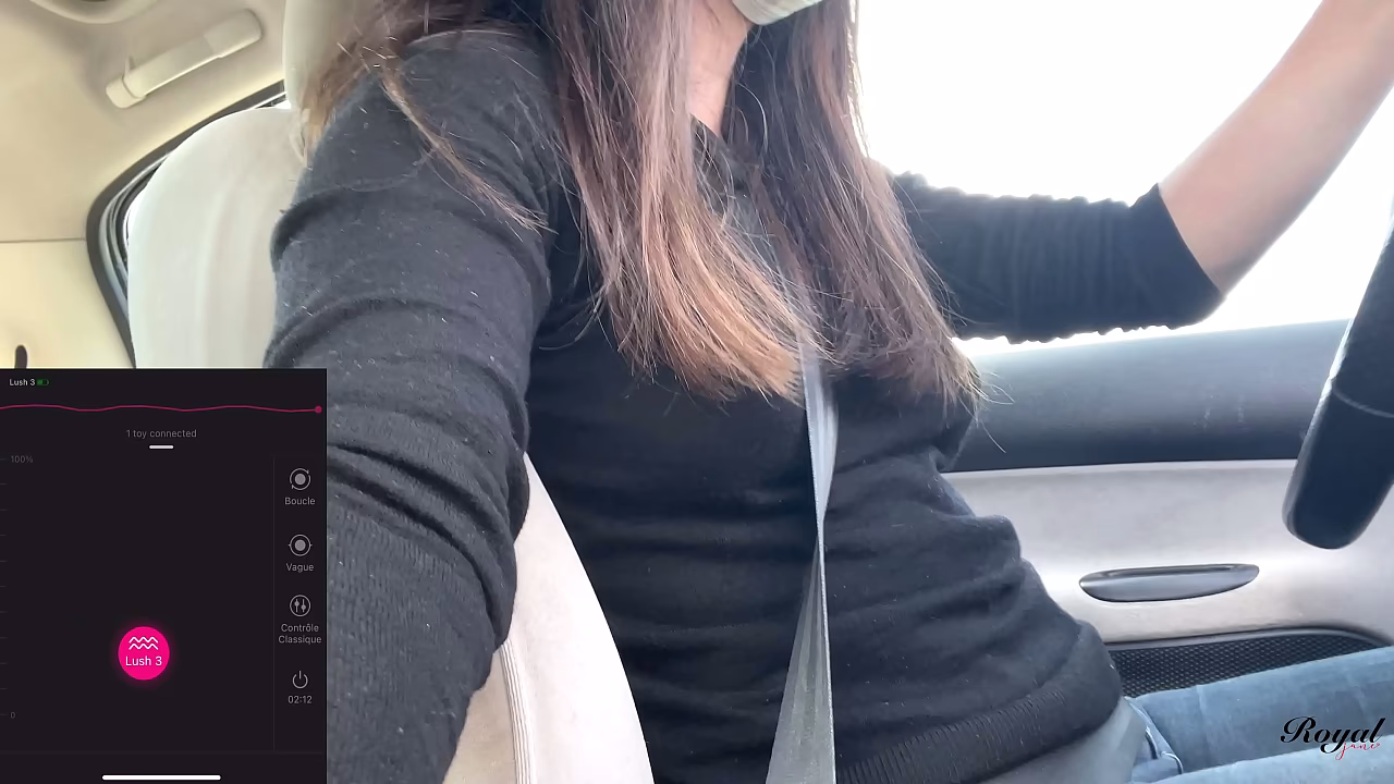 A fan control my Lush while I'_m driving. I have to stop to cum !