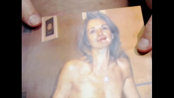 Download Video - schmutzige Schlampe bekommt Gesicht&comma; Titten und Slip mit Sperma bespritzt