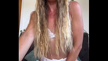Teaser Facesitting Dirty Talk - lick my hairy pussy!