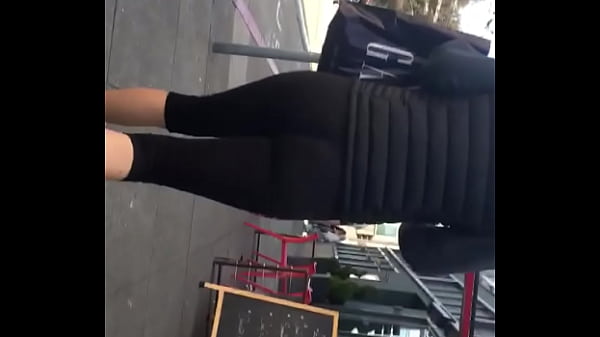 booty leggings lady 5
