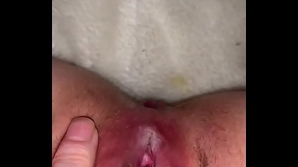 Play with my creamy pussy and piss