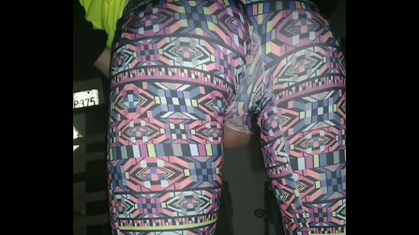 Porter Un Pantalon De Yoga Mia De Belle-Mère