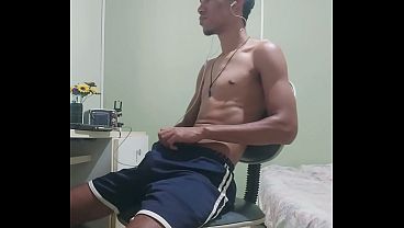 Download Video - Puto cheio de tesao batendo uma e gozando