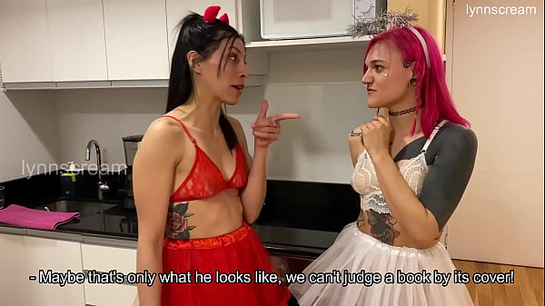 Download Video - Vemos una pel&iacute;cula en Halloween  y descubrimos que mi amigo no era tan gay  ft&period; Silkyskin