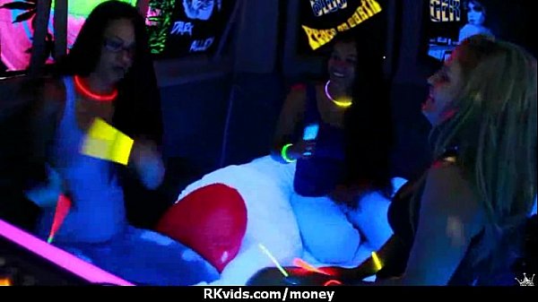 Amateur lets the pussy talk 9