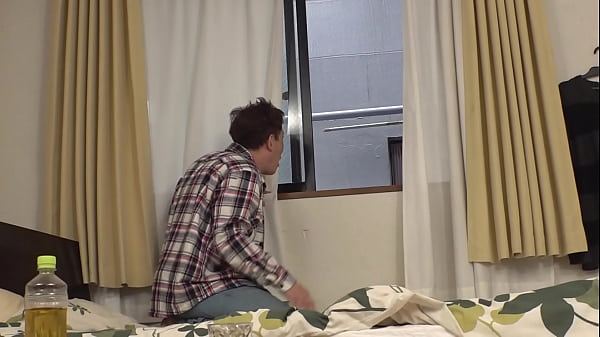 3ae3rtr　誰もが知る某有名コスプレイヤーのエロ自撮り＆撮影が覗かれる！？非日常的な衣装で隠れた痴態が丸出し状態！自慢のコスプレでビクビク連続絶頂！【パート1】